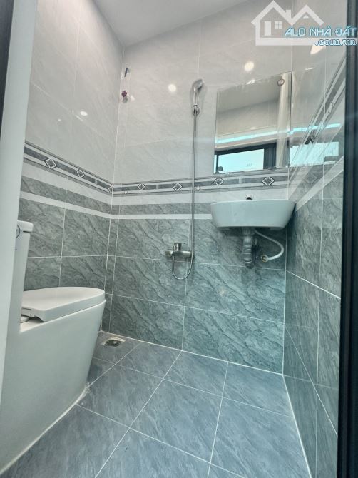NHỈNH 2 TỶ SỞ HỮU NHÀ 2 TẦNG MỚI CÓNG – 2 PHÒNG NGỦ, 2WC – GẦN CÔNG VIÊN GIA ĐỊNH. - 3