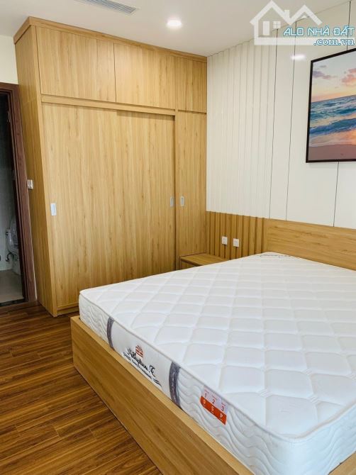 Cho thuê gấp căn 128m2 3pn, đủ đồ đẹp tại Sky Park - 03 Tôn Thất Thuyết, view hồ rất đẹp - 3