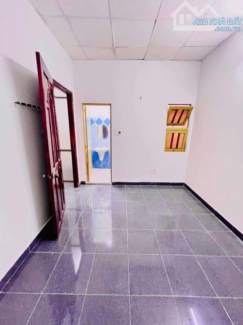 SÁT MẶT TIỀN TÂY THẠNH TÂN PHÚ- HẺM XE HƠI- NHÀ ĐÚC THẬT 3 PN- 53M2 (5.3x10). CHỈ HƠN 5 TỶ - 3