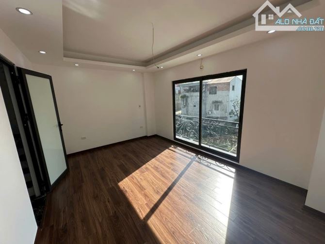 BÁN NHÀ CỰ KHỐI LONG BIÊN 5.2 TỶ 38m 5 TẦNG MT 5m Ô TÔ NGÕ THÔNG KINH DOANH - 3