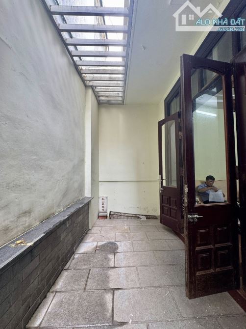 Bán nhà Đường Láng - Đống Đa, 59m2 mt 4,5m - oto đỗ cửa - giá 14,9 tỷ - 3