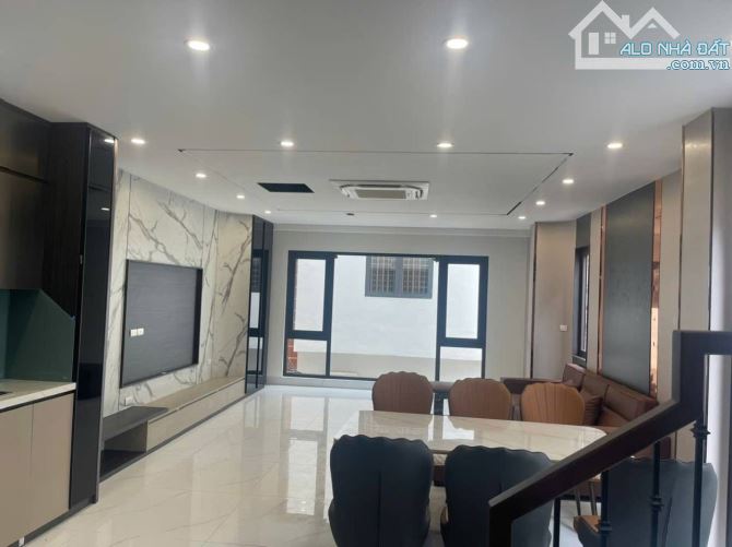 Lô góc - thang máy - ô tô vào nhà - giếng trời - 6 tầng Việt Hưng - DT 62m2, MT 5m. - 3