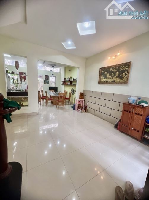DT khủng Q8 biệt thự 4 tầng 6 x 20 = 120m2 ô tô ngủ 1 đời chủ - sát mặt tiền Tạ Quang Bửu - 3