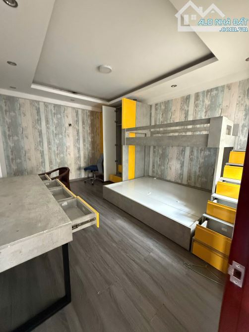 BIỆT THỰ 3 LẦU GÓC 2 MẶT TIỀN GÒ VẤP 110M2 CHỈ 26TR - 3