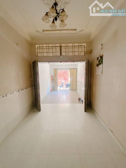 BÁN NHÀ HẺM 4M- DT:44M2-3 TẦNG BTCT-GIÁ NHỈNH 6 TỶ - 3