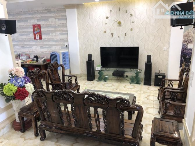 Bán Nhà MT Đường Trần Thị Ngôi - 8m x 20m - 160m/2- 1Trệt 2 Lầu + Sân Thượng- 4PN 5WC- F4 - 4