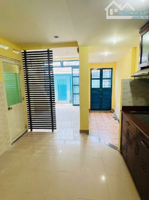 🏦 Bán nhà 1trệt,2lầu,hẻm 3m thông đường Nguyễn Tiểu La Quận 10-DT 4,5x9. Giá5tỷ550 - 4