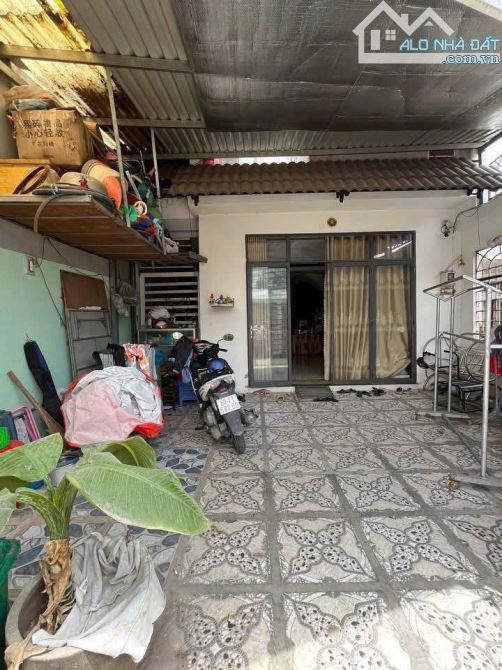 CHỦ NGỘP GỞI BÁN NHÀ 1 TRỆT 1 LẦU CĂN GÓC 2 MẶT TIỀN 6X17=102M2, ĐÃ HOÀN CÔNG,SỔ RIÊNG, 3 - 4
