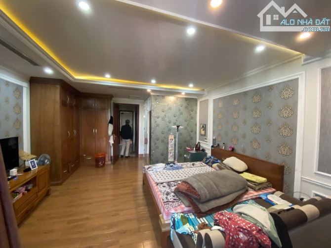 Mặt đường Trần Nguyên Hãn (gần Việt Tiệp) - 106m2 - MT 5,2m - 6,5 tầng - giá tốt 16,6 tỷ - 4