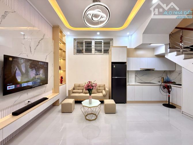 Cần bán nhà đẹp NT sang sịn Đống đa 2 thoáng KD 31M5T 7,9 Tỷ . - 4