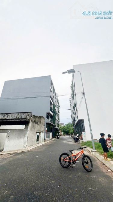 Bán nhà đẹp 3 tầng 4x16 - ngay Emart sát mt Quang Trung Gò Vấp - Xe hơi nằm nhà - 6 tỷ xíu - 4