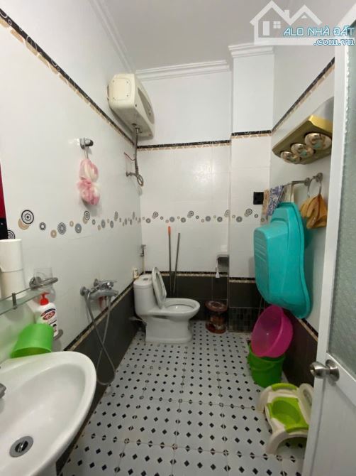 BÁN NHÀ 3 TẦNG KIÊN CỐ - SỔ ĐỎ CHÍNH CHỦ - 4