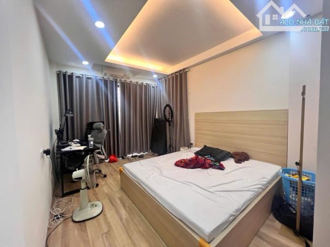 MẶT PHỐ ĐÔNG CÁC - DT 31M2 x 5T - MT 3,4M - 17,9 TỶ - MẶT PHỐ-KINH DOANH ĐỈNH-2 THOÁNG - 4