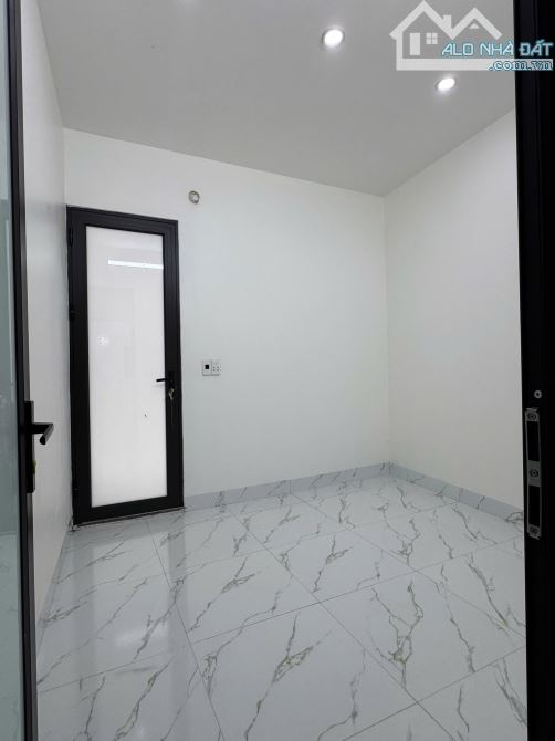 Bán nhà 2,5 tầng ngõ đường Hoàng Văn Thụ - 4