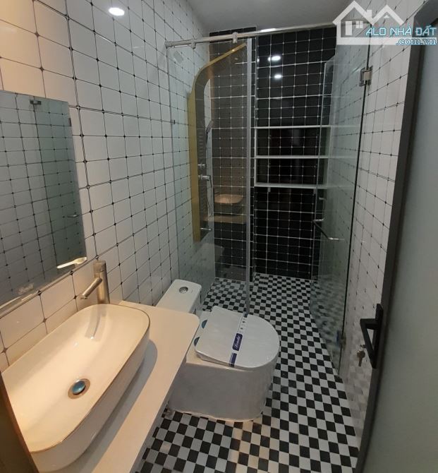 NHÀ MỚI Ở NGAY - ĐỐI DIỆN GIGAMAL - HXH - 70M2(4x17.5) - NHỈNH 7 TỶ - 4