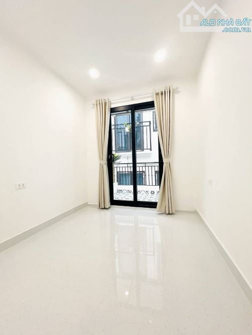 CHỈ 4.68 TỶ CÓ NGAY NHÀ ĐOÀN THỊ ĐIỂM -QUỐC TỬ GIÁM- ĐỐNG ĐA - DT 14M2-4T - 4