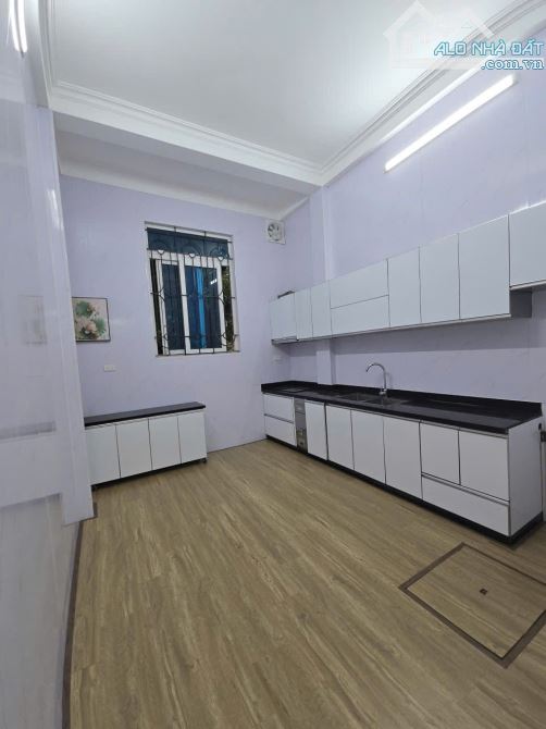Bán nhà rẻ nhất đông la diện tích 30m2. Xây 4,5 tầng gần trường học các cấp giá 3x tỷ - 4