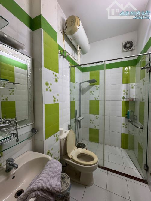 Bán nhà Đường Láng - Đống Đa, 59m2 mt 4,5m - oto đỗ cửa - giá 14,9 tỷ - 4