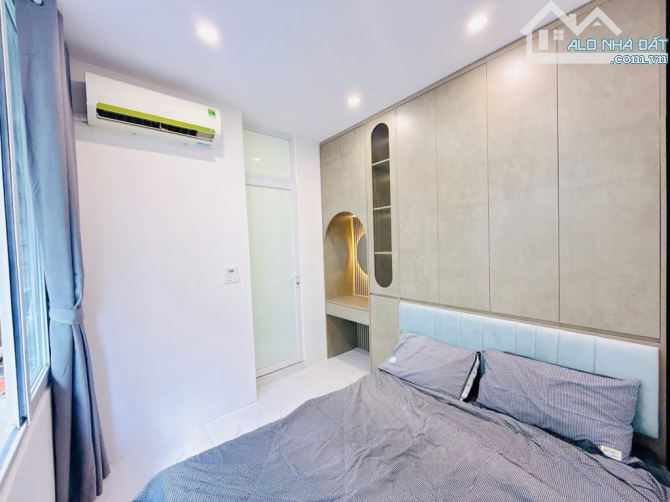Bán nhà tập thể HVKTQS Hoàng Quốc Việt 70m2 Full nội thất xịn, sổ đỏ nét căng giá 3,85 tỷ - 4