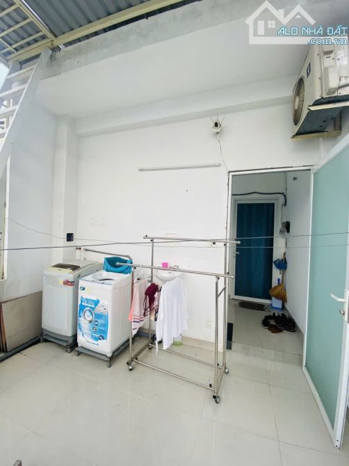 🚗 Bán nhà CHDV.8 phòng.Hẻm Xe Hơi – Gần Mặt Tiền – Nhà Đang có dòng tiền Ổn Định.Giá tốt - 1