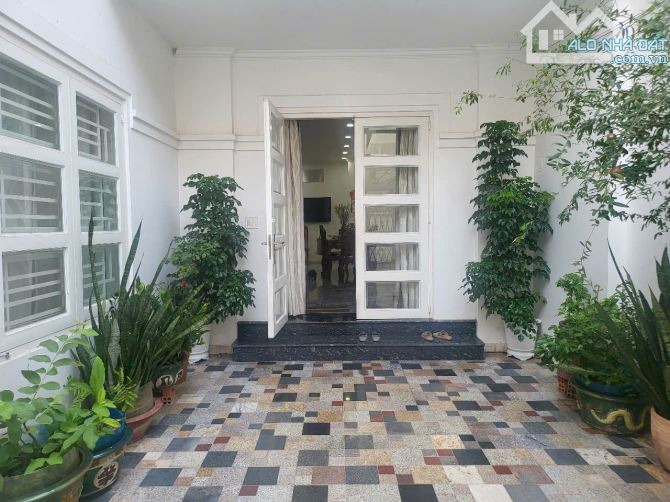 BIỆT THỰ TRUNG TÂM QUẬN 1 –2/6 NGUYỄN THÀNH Ý, 180M2,4 TẦNG GARA Ô TÔ GIÁ 53TỶ - 4