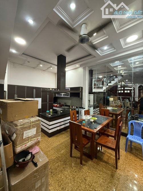 BIỆT THỰ 3 LẦU GÓC 2 MẶT TIỀN GÒ VẤP 110M2 CHỈ 26TR - 4