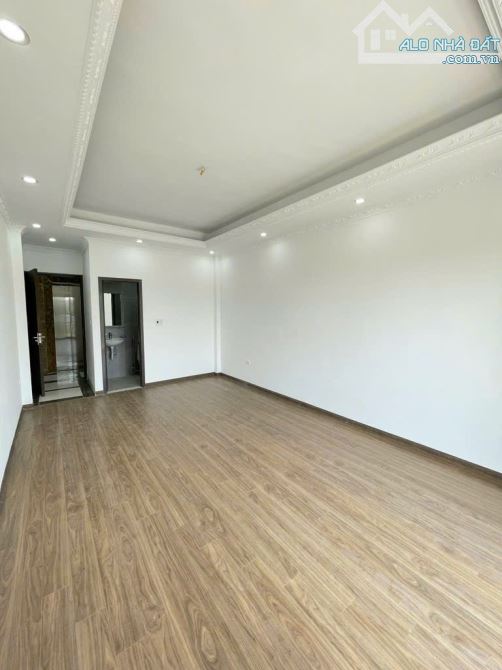 Nhà đẹp phố Đức Giang Long Biên 6 tầng, gara, ô tô tránh, thang máy, 10 tỷ hơn - 4