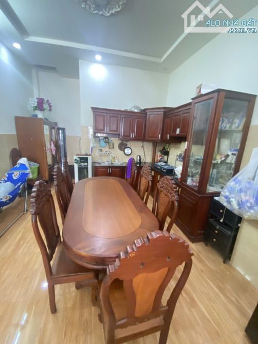 Bán nhà  Đ Số 6 gần trường học Hoàng Văn Thụ 60m2 ,4 Tầng hẻm 6m thông 5 tỷ 1 - 4