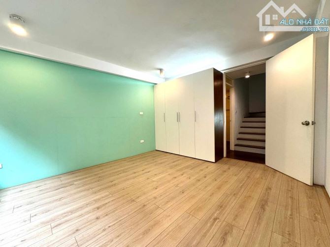 HIẾM CÓ, Bán Nhà Ngõ 12 Bồ Đề, Long Biên, 32m2, MT4m, 5 Tầng, Phân Lô, Ô Tô, - 4
