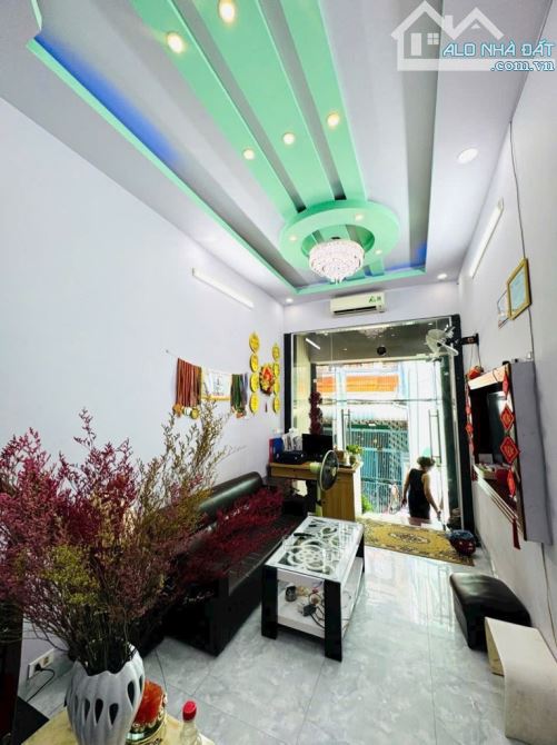 BÁN NHÀ NGAY CUỐI ĐƯỜNG TÊN LỬA BTĐ B Bình tân ( 35m2 , 3 tầng ) Giá nhỉnh nhẹ 3 Tỷ - 5