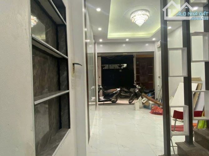 Cho thuê nhà 5 tầng nội thất đầy đủ phố Đội Cấn, Ba Đình. Giá: 14tr - 5