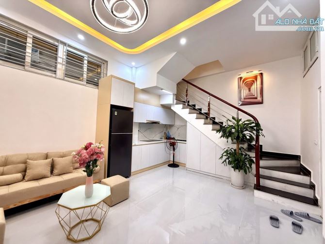Cần bán nhà đẹp NT sang sịn Đống đa 2 thoáng KD 31M5T 7,9 Tỷ . - 5