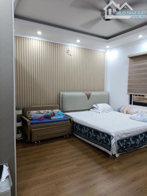 Chùa Bộc 42m2, Thang Máy, Nhà Đẹp - 11 tỷ Nhỉnh, Ngõ Thông - 5