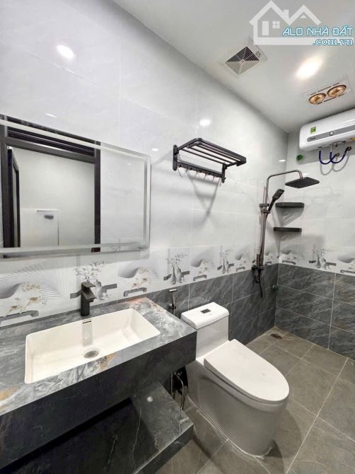 CHỦ ĐANG CẦN TIỀN - BÁN GẤP NHÀ NGỌC LÂM 40M2 - NHỈNH 7TỶ - 5