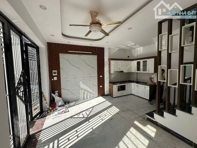 BÁN NHÀ CỰ KHỐI LONG BIÊN 5.2 TỶ 38m 5 TẦNG MT 5m Ô TÔ NGÕ THÔNG KINH DOANH - 5