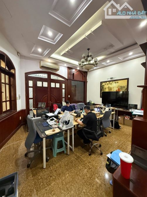 BIỆT THỰ 3 LẦU GÓC 2 MẶT TIỀN GÒ VẤP 110M2 CHỈ 26TR - 5