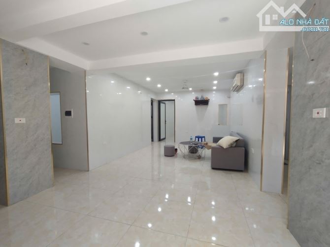 Nhà Lô Góc 2 Mặt Thoáng, Gara Ô Tô, Kinh Doanh Tốt, Ngay Sát Chợ, Trường Học 3 Cấp, 6.2 Tỷ - 6