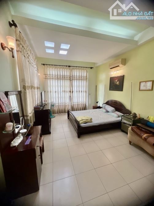 DT khủng Q8 biệt thự 4 tầng 6 x 20 = 120m2 ô tô ngủ 1 đời chủ - sát mặt tiền Tạ Quang Bửu - 6