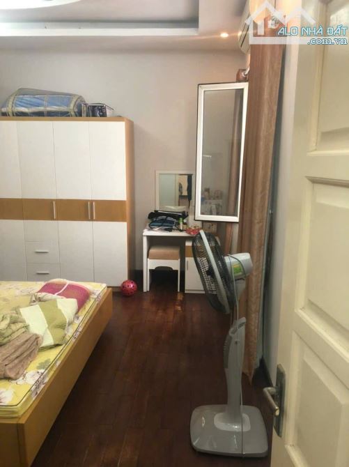 Cần bán gấp Căn hộ chung cư trung tâm Cầu Giấy 97m2, full nội thất, nhỉnh 6 tỷ - 6