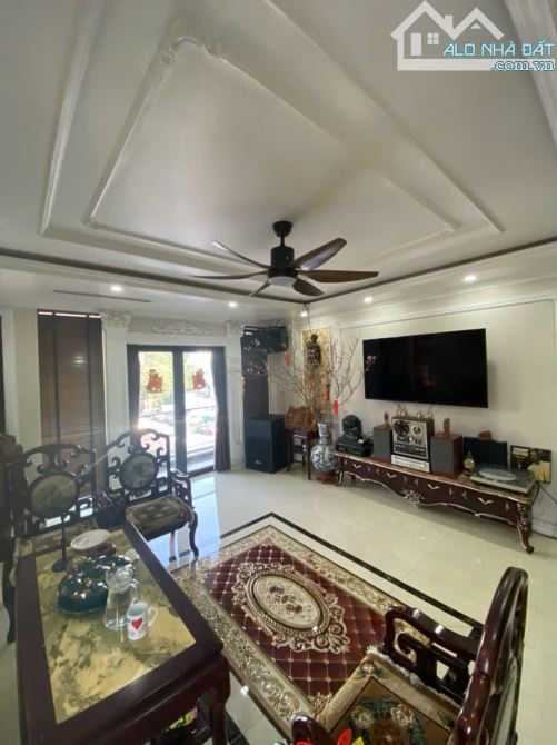 Mặt đường Trần Nguyên Hãn (gần Việt Tiệp) - 106m2 - MT 5,2m - 6,5 tầng - giá tốt 16,6 tỷ - 7
