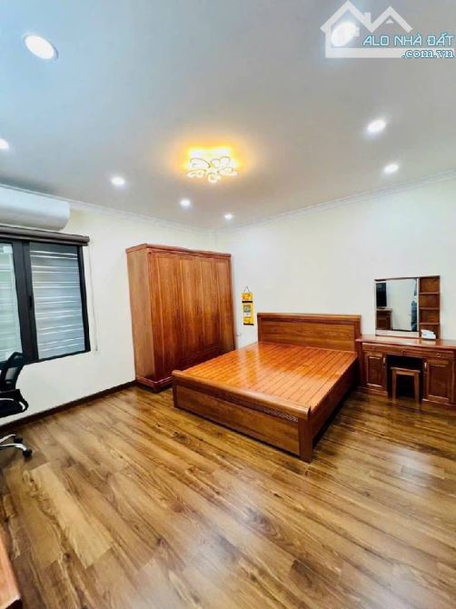 BÁN NHÀ DÂN XÂY 6 TẦNG THANG MÁY – 78m2- MT: 4,5M, GIÁ 21 TỶ- NGÕ Ô TÔ – CÁCH PHỐ HOÀNG N - 7