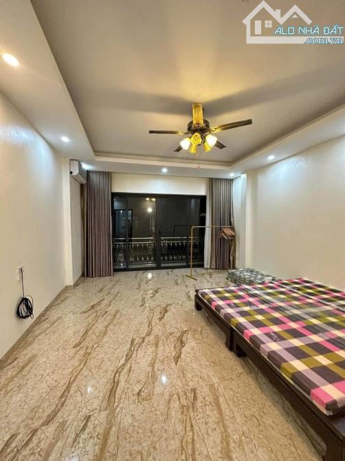 CHO THUÊ NHÀ NGUYÊN CĂN PHỐ PHÚC LỢI - SÂN ĐỂ Ô TÔ - 3PN - NỘI THẤT CƠ BẢN - Ở HỘ GIA ĐÌNH - 7