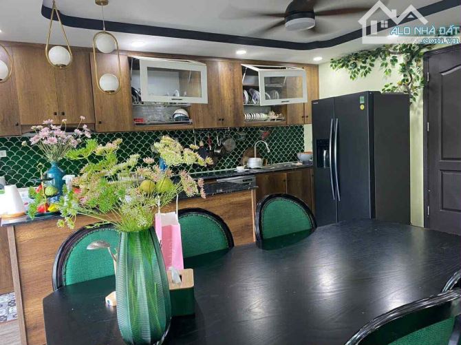 Mặt phố Đức Giang, Bình Minhgarden, 95X5T, Phân lô, vỉa hè, Thang Máy, KD, giá cực tốt 27 - 7