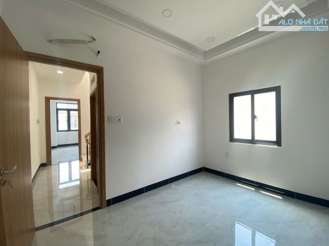 Chủ kẹt tiền bán GẤP nhà 4 tầng MT Lê Quang Định, DT 55m2, CHỈ 16 tỷ - 7