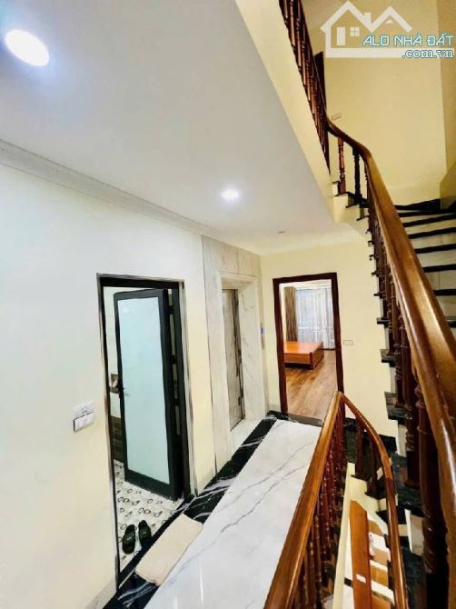 BÁN NHÀ DÂN XÂY 6 TẦNG THANG MÁY – 78m2- MT: 4,5M, GIÁ 21 TỶ- NGÕ Ô TÔ – CÁCH PHỐ HOÀNG N - 8