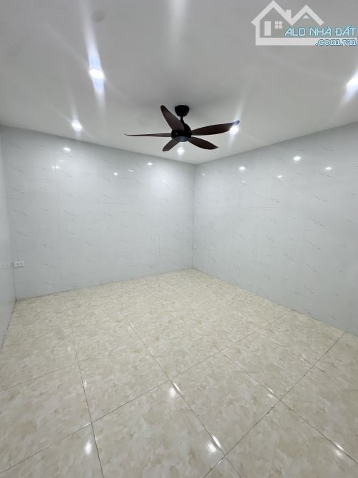 Nhà Lô Góc 2 Mặt Thoáng, Gara Ô Tô, Kinh Doanh Tốt, Ngay Sát Chợ, Trường Học 3 Cấp, 6.2 Tỷ - 8