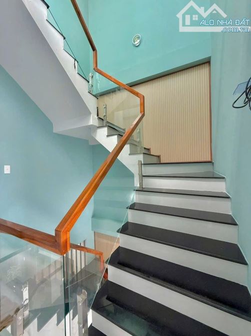 Nhà lầu mới xây dựng gần quảng trường Mỹ Tho, Tiền Giang - 8