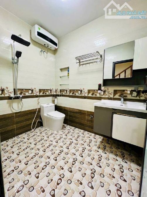 BÁN NHÀ DÂN XÂY 6 TẦNG THANG MÁY – 78m2- MT: 4,5M, GIÁ 21 TỶ- NGÕ Ô TÔ – CÁCH PHỐ HOÀNG N - 9