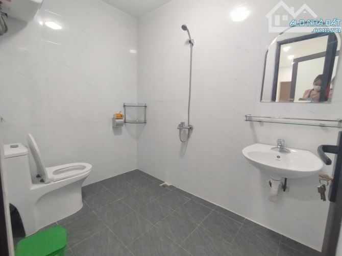 Nhà Lô Góc 2 Mặt Thoáng, Gara Ô Tô, Kinh Doanh Tốt, Ngay Sát Chợ, Trường Học 3 Cấp, 6.2 Tỷ - 9