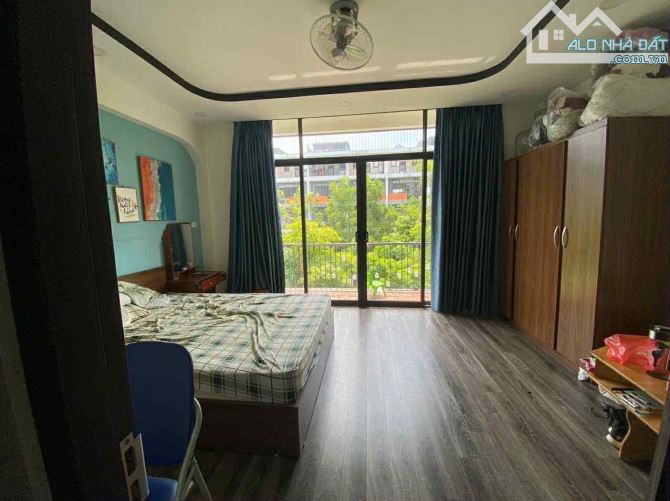 Mặt phố Đức Giang, Bình Minhgarden, 95X5T, Phân lô, vỉa hè, Thang Máy, KD, giá cực tốt 27 - 9